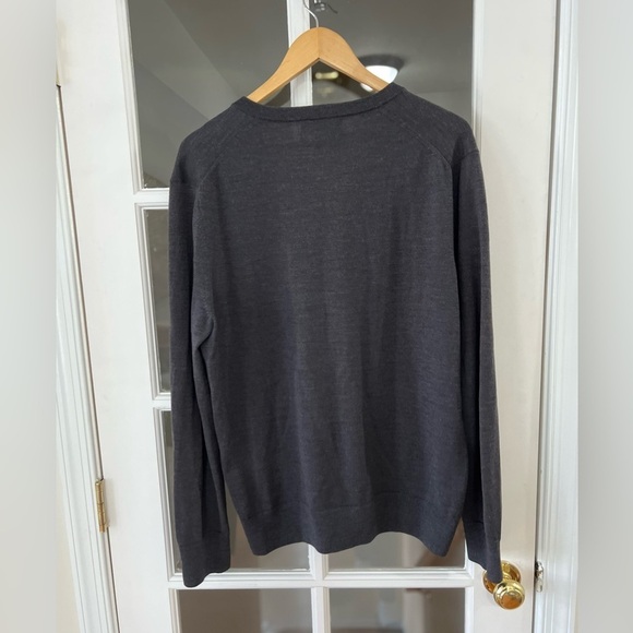 Brooks Brothers Italian Yarn Men’s V-neck - size L - 100% merino wool - Picture 2 of 5